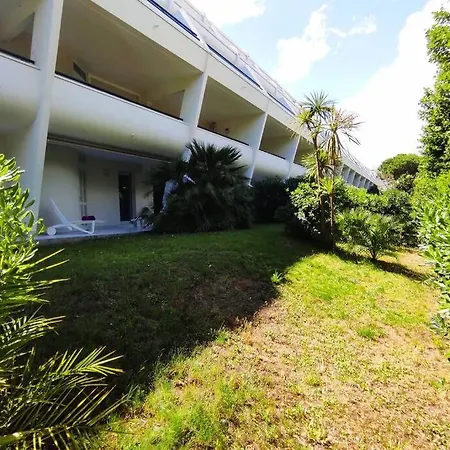 Suberbe T2 Avec Piscine Et Jardin De 150m2 Appartement *