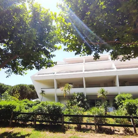 Suberbe T2 Avec Piscine Et Jardin De 150m2 * La Grande-Motte